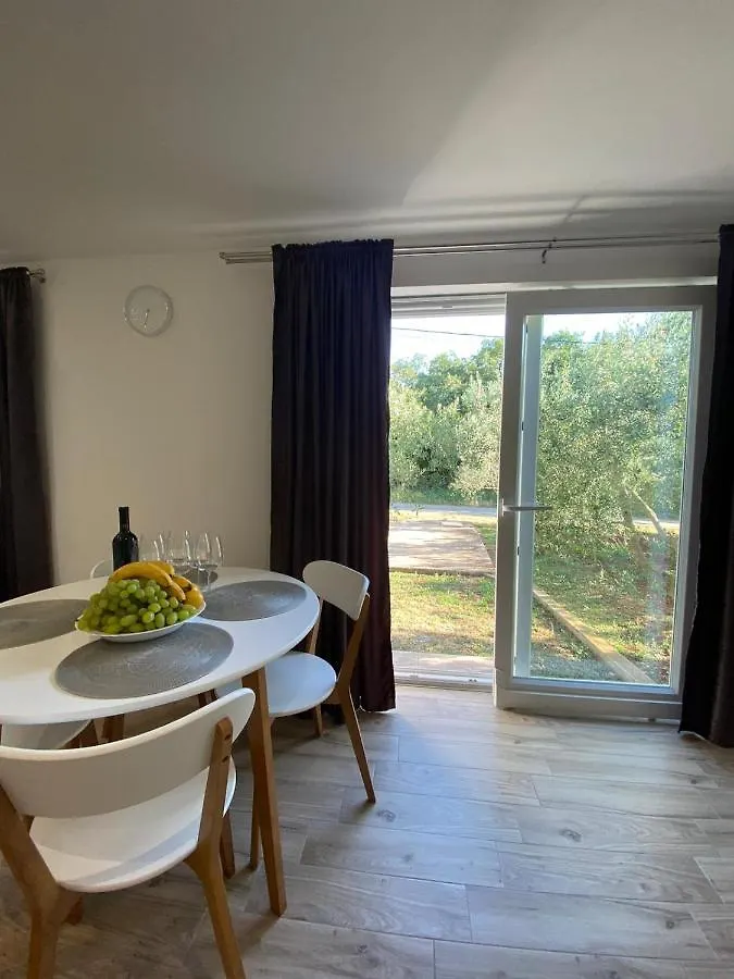 Guest House Ada Galizana
