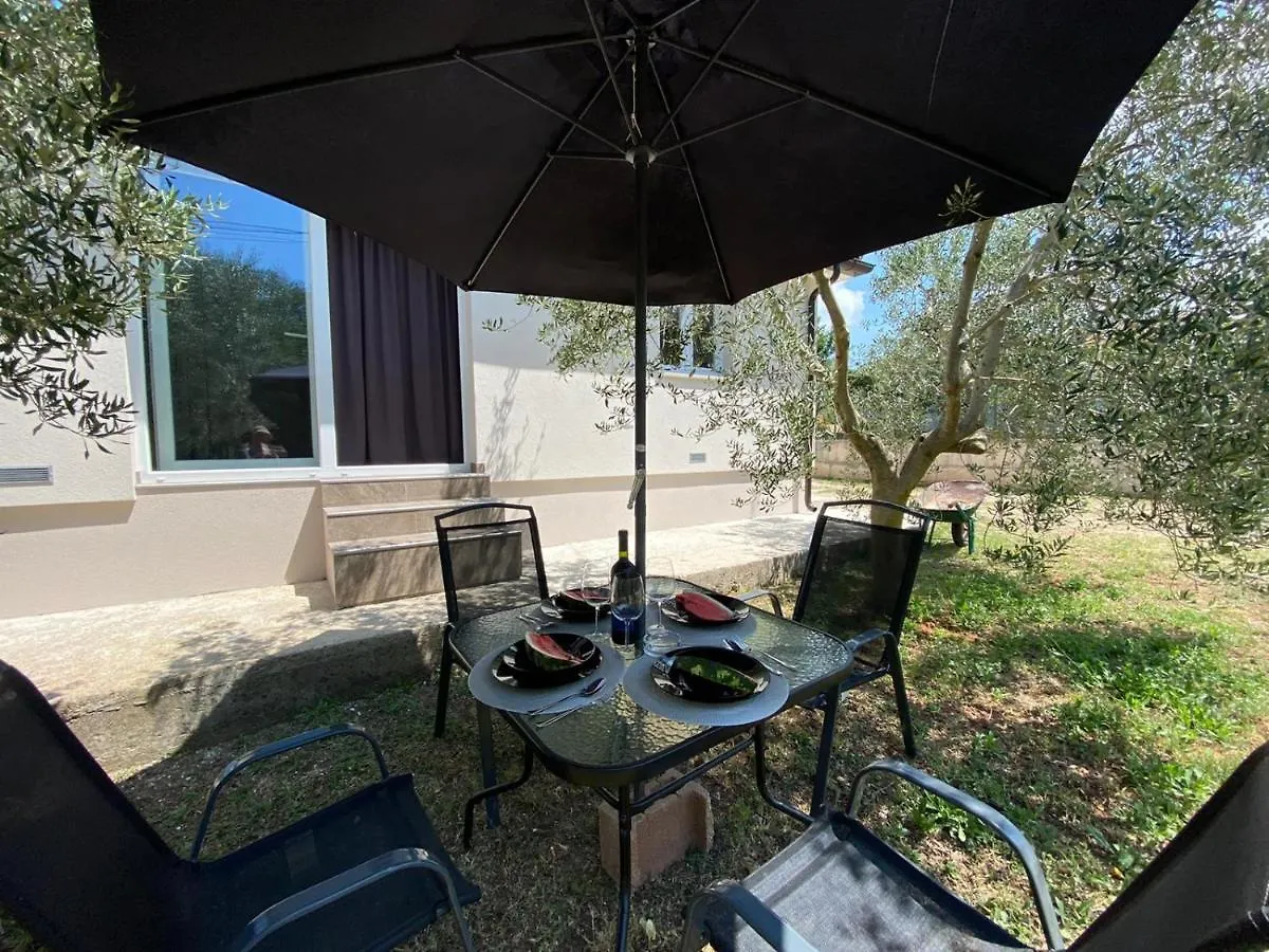 Apartment Guest House Ada Galizana