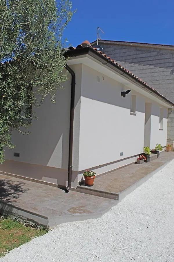 Apartment Guest House Ada Galizana