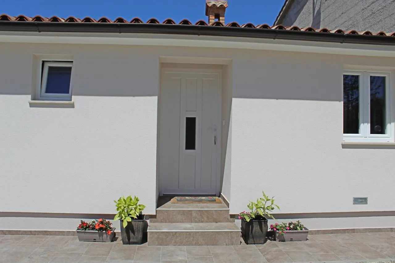 Apartment Guest House Ada Galizana