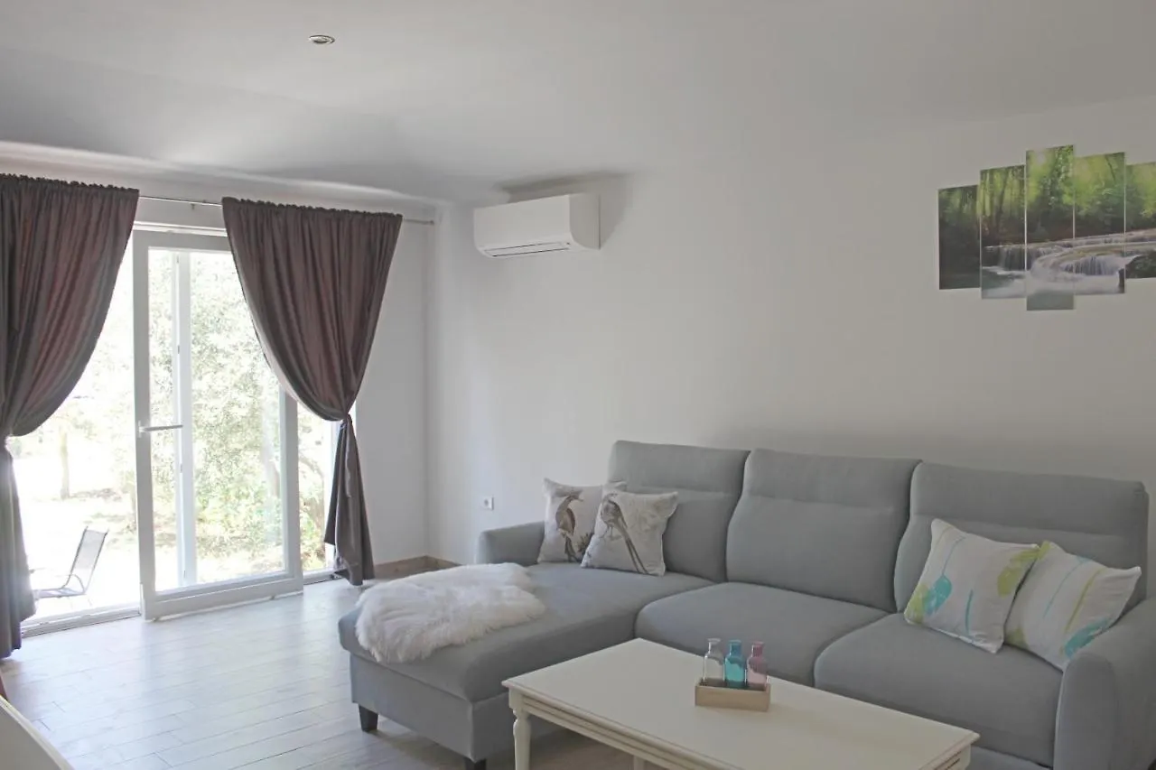 Guest House Ada Galizana