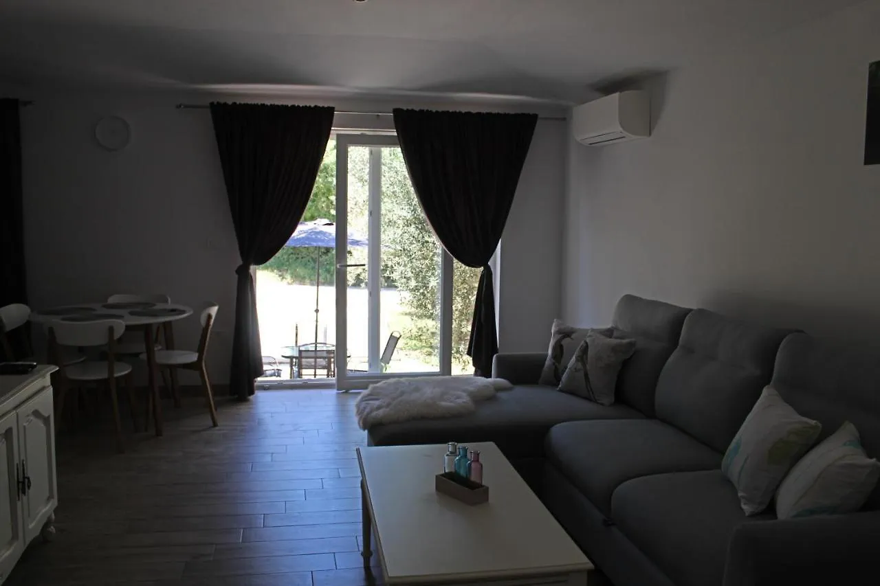 Apartment Guest House Ada Galizana